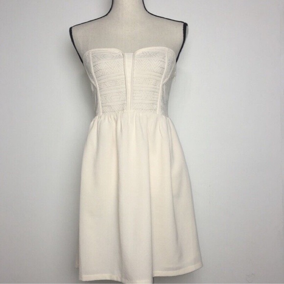 BRAND NEW - URBAN OUTFITTERS Strapless Ivory Creme Mini Dress (Size M) - Picture 2 of 11